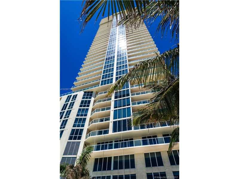 THE LOWEST PRICE IN THE BUILDING - La Perla 3 BR Condo Sunny Isles Miami