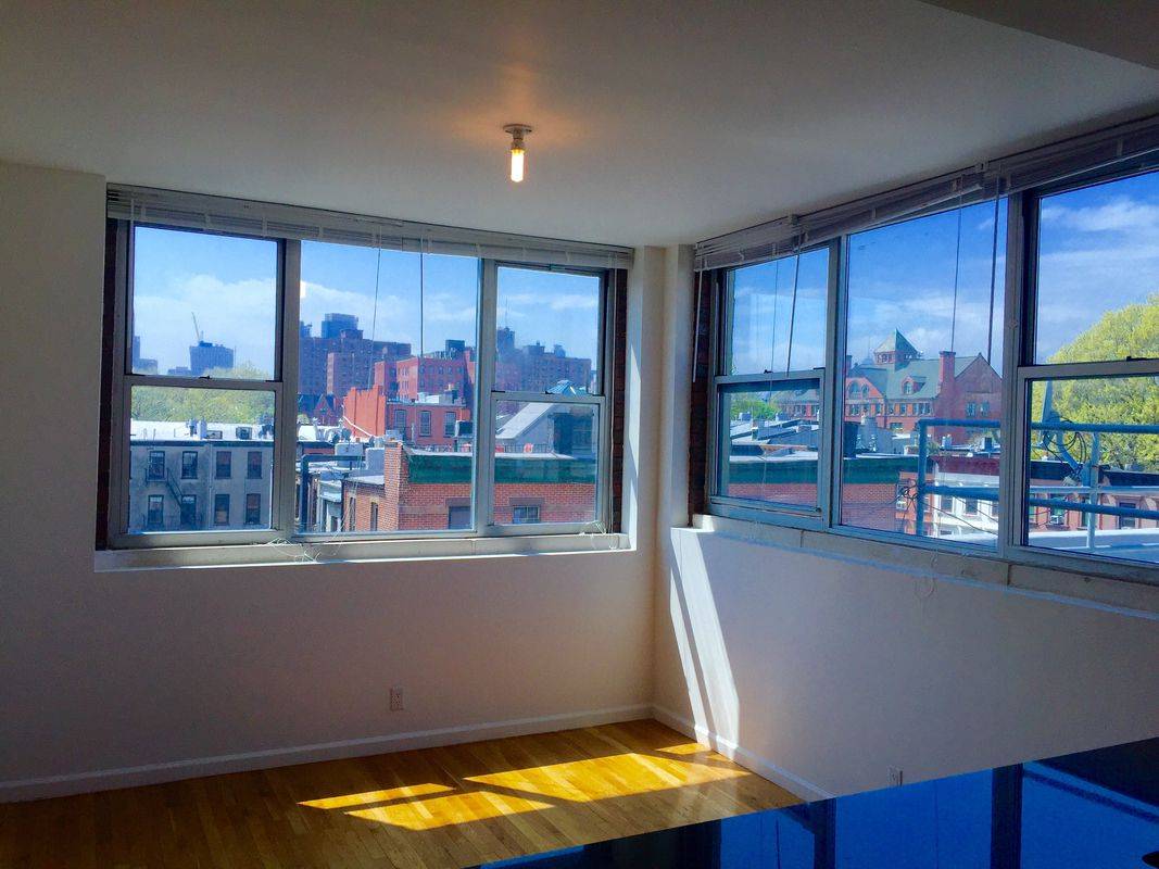 Clinton Hill | 1Bedroom + Home Office, On-Site Parking, W/D In-Unit