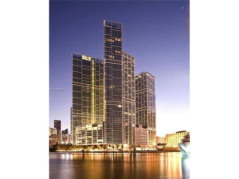 Decorator ready 1BD/1BA unit on high floor with breathtaking city & ocean views