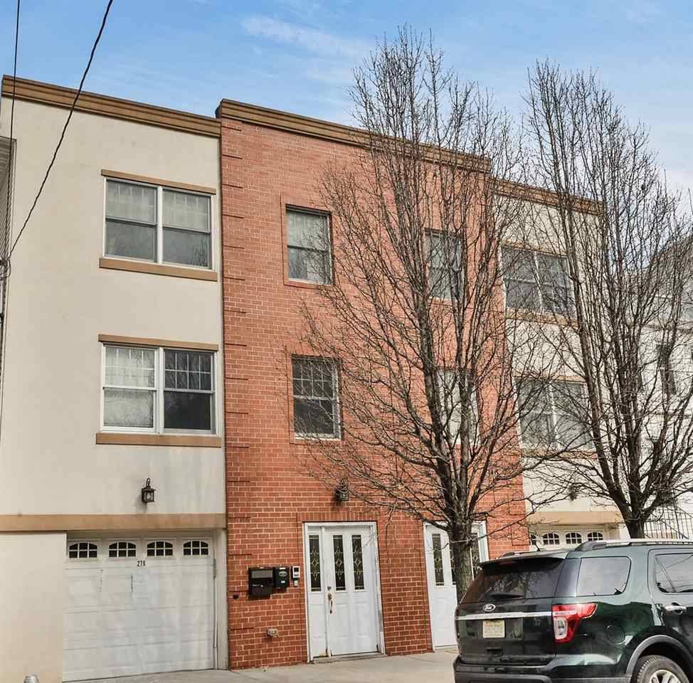 This bright and beautiful 3 bedroom - 3 BR Condo The Heights New Jersey