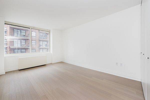 Luxury 1 Bedroom Apartment in doorman building on the Upper East Side with full amenities