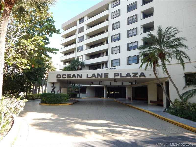 PENTHOUSE UNIT WITH OCEAN AND CRANDON PARK VIEWS - OCEAN LANE PLAZA 2 BR Penthouse Key Biscayne Miami