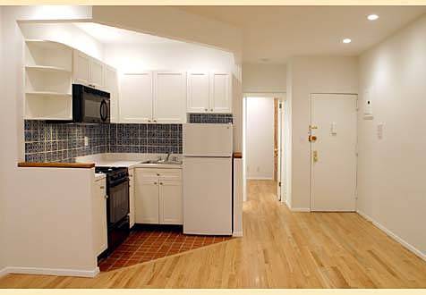 FANTASTIC 2 BED/ 1 BATH IN EXCELLENT GRAMERCY PARK LOCATION!!!