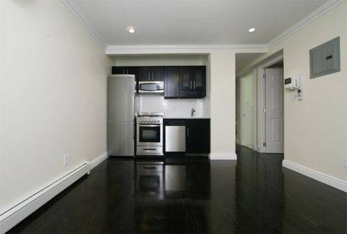 Chelsea: Renovated 4 Bedroom Duplex with One Month Free
