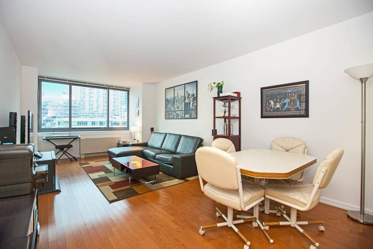 Large waterfront one bedroom in LIC!