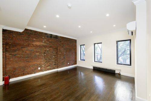 Upper East Side: Large 5 Bedroom Duplex with 3 Full Bathrooms, Washer Dryer in Unit & Private Roof Deck