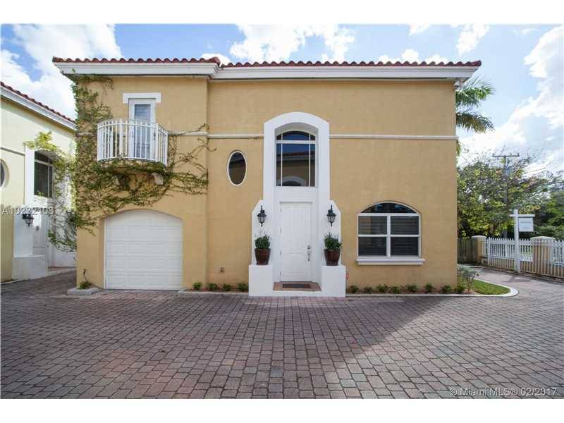 Gorgeous 3/2/1 town home located in the heart of Coconut Grove