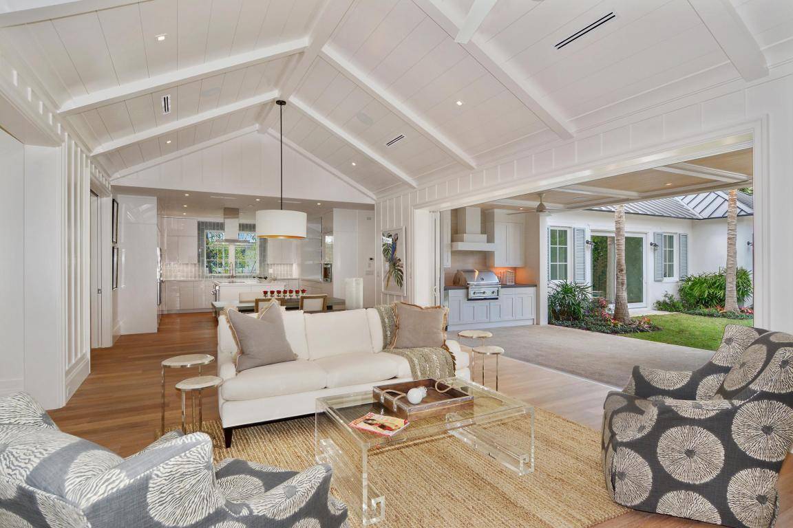 SENSATIONAL CHIC BERMUDA STYLE HOME DELRAY BEACH MOMENTS TO THE OCEAN