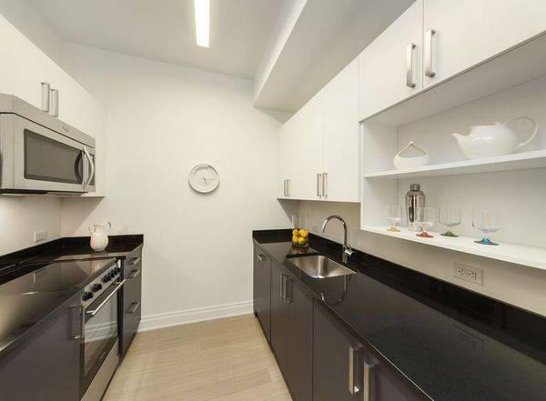 Financial Disrict: 2BR with FULL Gourmet Kitchen!!