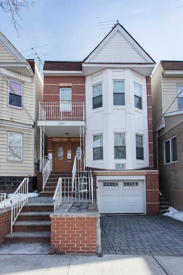 Renovated Apartment*3 BR's, 2 BA's*W/D in Unit, Modern Appls*Jersey City Heights