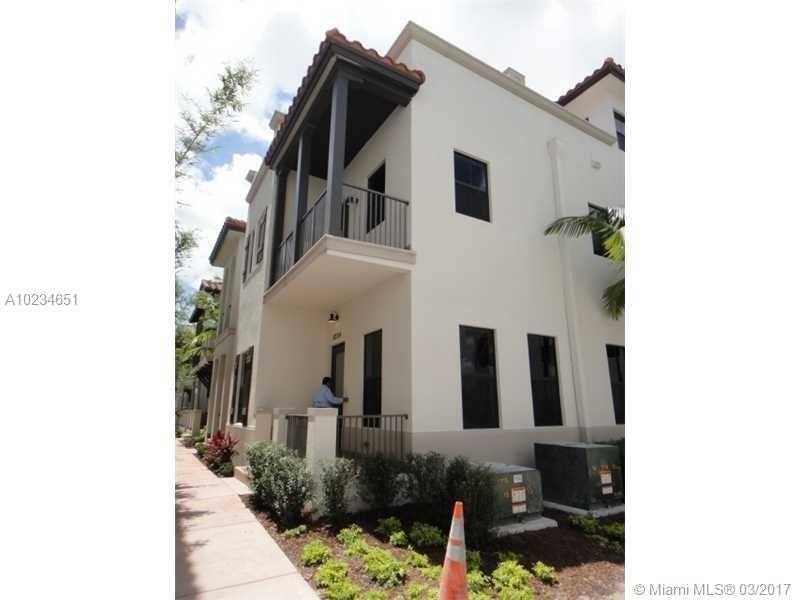 Brand new construction never lived in - Downtown Doral 5 BR Condo Miami