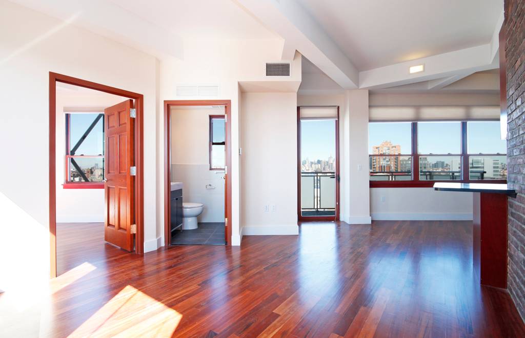 **NO FEE** SUN SOAKED,1BR WITH DOUBLE EXPOSURE, PRIVATE TERRACE, AND EPIC VIEW!