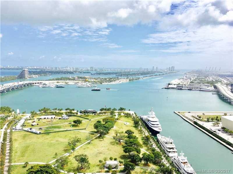 Large 3 Bedroom 4 Bathroom plus den apartment at luxurious 900 Biscayne