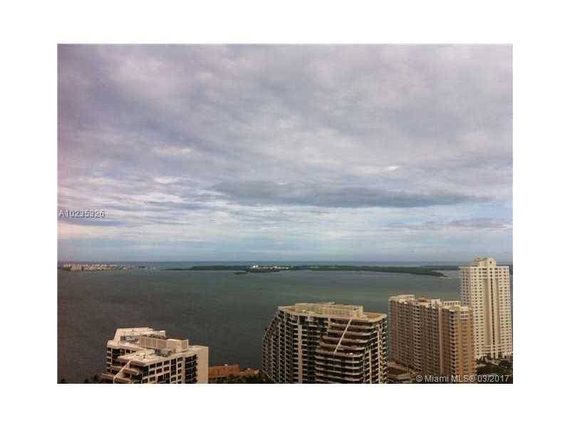 MAGNIFICENT CORNER PENTHOUSE UNIT WITH SPECTACULAR BAY AND CITY VIEWS