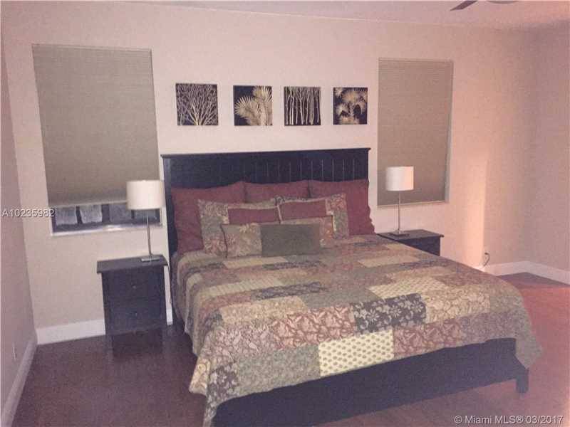 Well Maintain 3 Bed / 2 Bath furnished condo in exclusive Weston Hills
