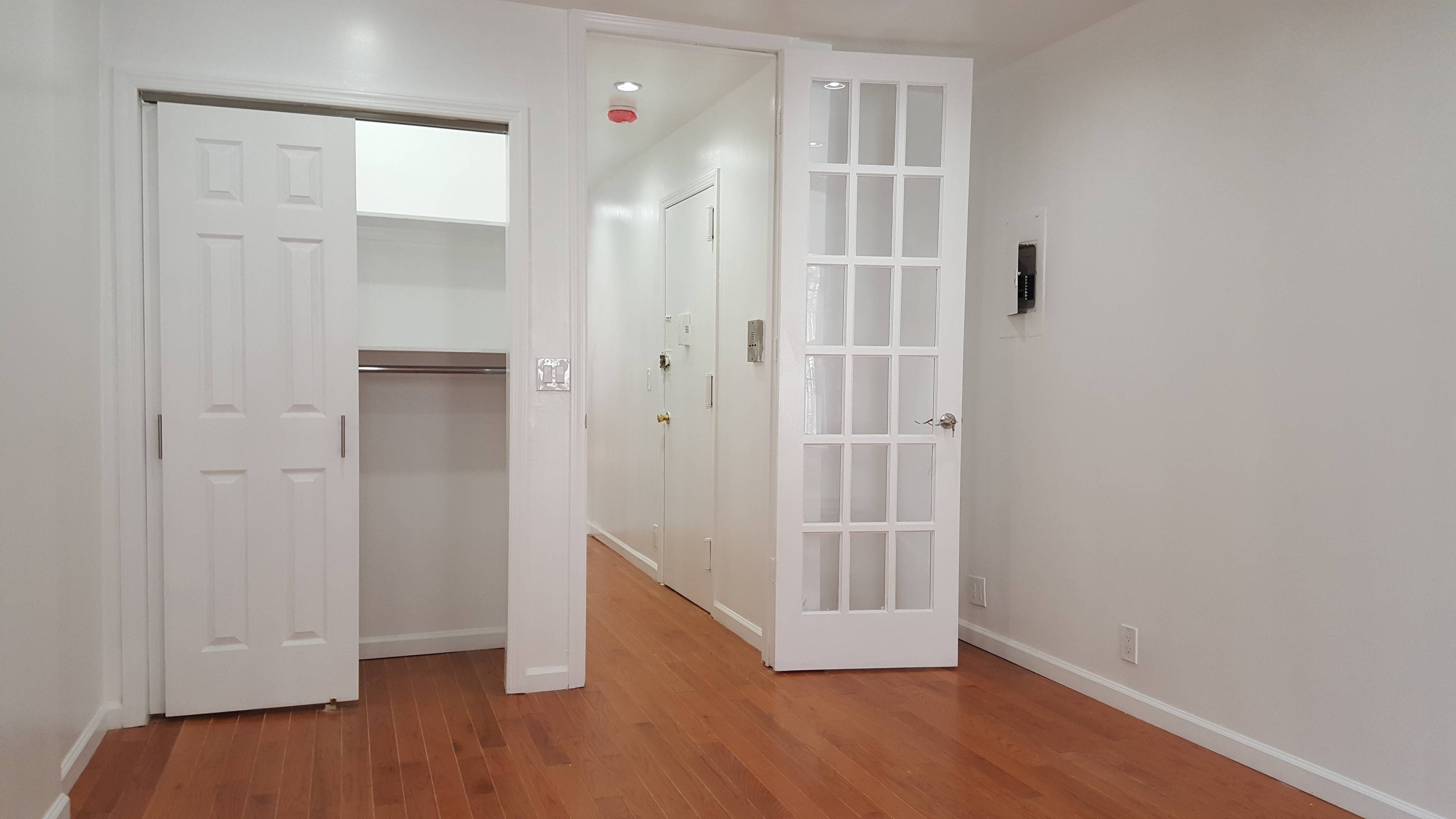 HUGE, NEWLY RENOVATED 2BR WITH A GORGEOUS EAT IN KITCHEN!