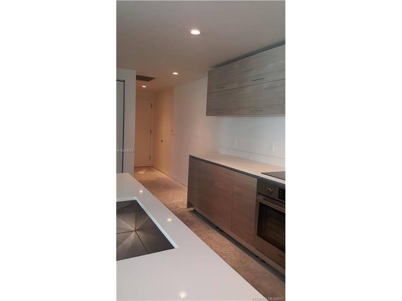 Make this beautiful 2 bedrooms / 2 bathrooms completely upgraded unit at SLS Brickell Residences your new home