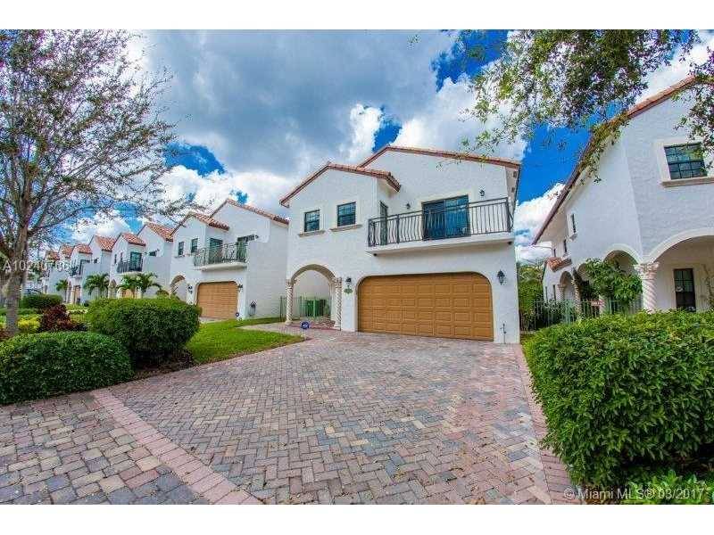 Stunning 4/3 on intracoastal with deeded dock (accommodates 32-35 ft