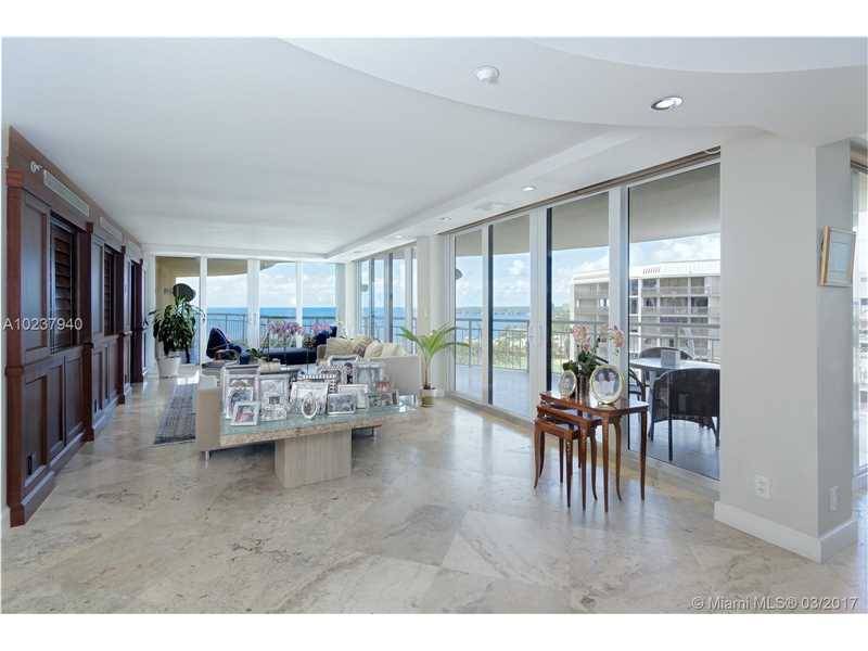 Just reduced - Grove Towers 3 BR Condo Coral Gables Miami