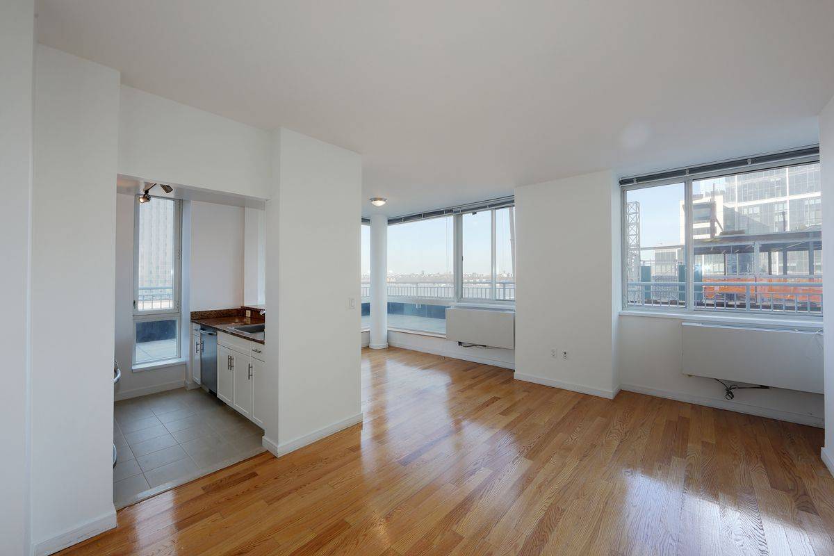 High floor two bedroom near Lincoln Square!