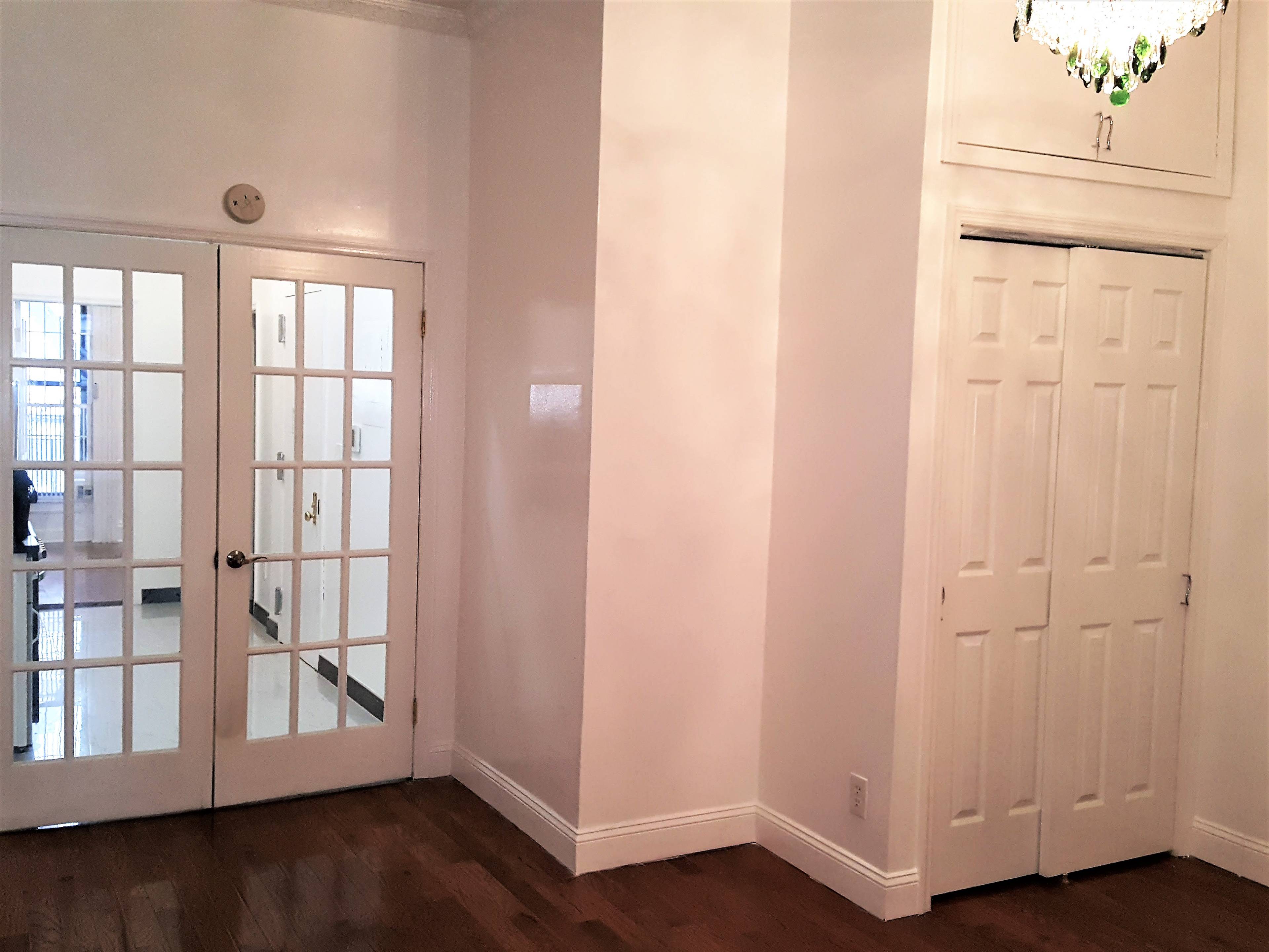 **ONE MONTH FREE** BEAUTIFULLY RENOVATED, FULL FLOOR 2BR WITH PRIVATE, OUTDOOR SPACE!