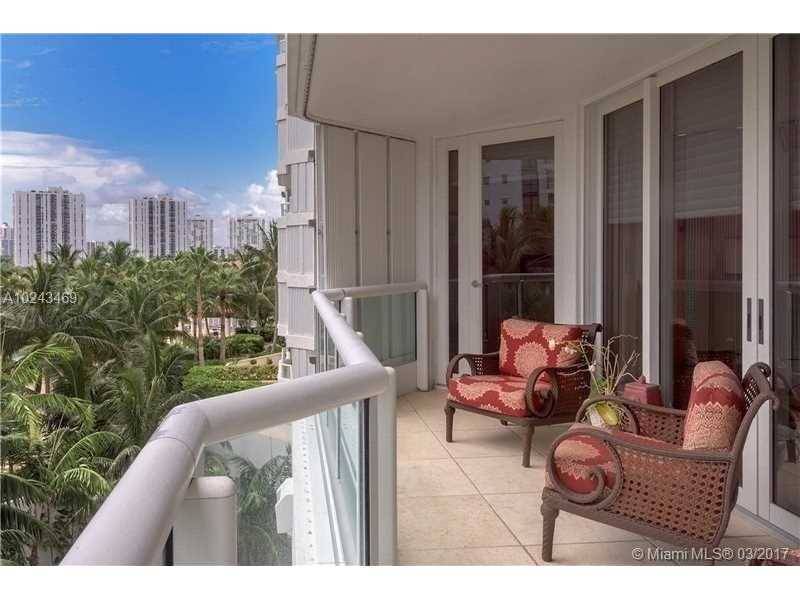 On desirable South Tower at The Point of Aventura - SOUTH TOWER AT THE POINT 2 BR Condo Aventura Miami