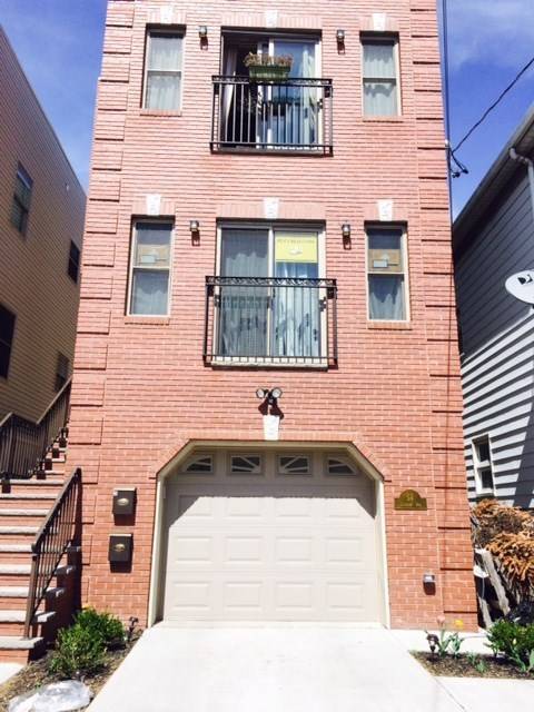 Enjoy this bright - 3 BR The Heights New Jersey