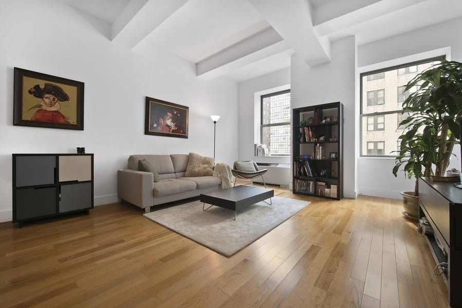 Open & Airy Loft 1 bed with 20 Foot living room! From the architect of the Empire State Building!