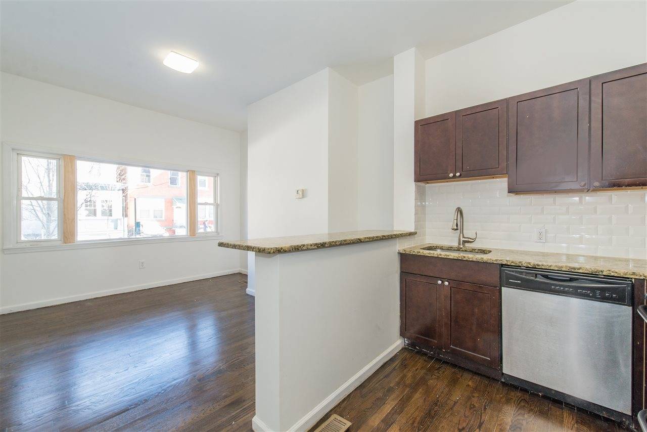 Newly renovated 3BR unit in prime location: close to park