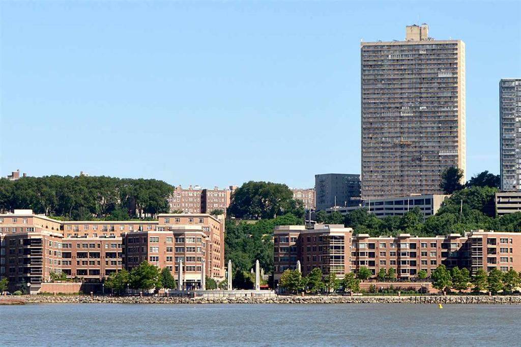 Grandview Condominiums Offer a Great New Jersey Address Grandview is a waterfront 4-story condo community in West New York