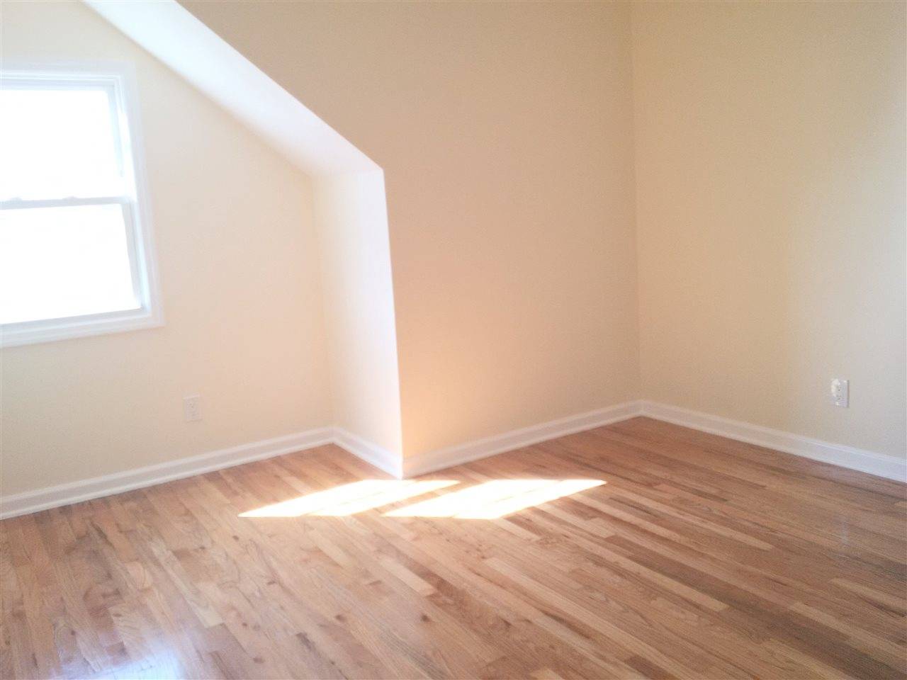 Rush to see this comfortable two bedroom - 2 BR New Jersey