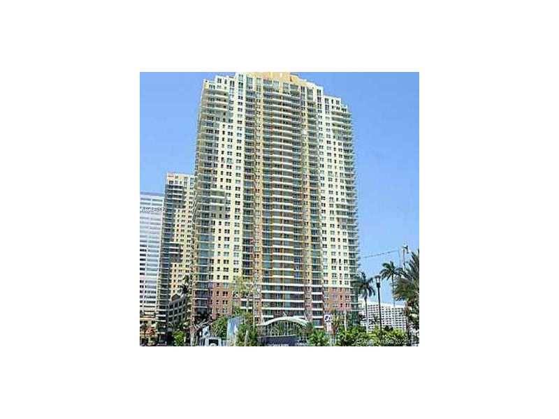 Great unit in the heart of Brickell with city views