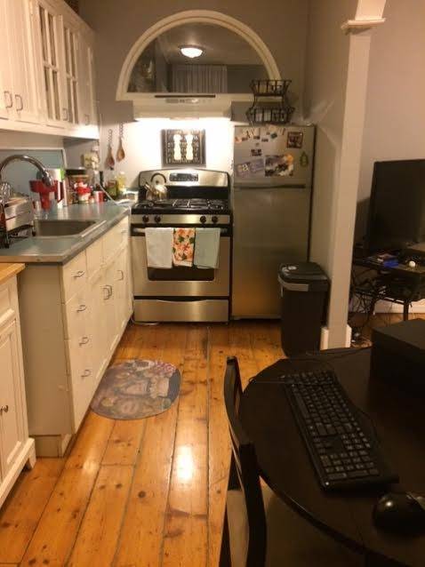 Charming renovated 1BR/1bath in boutique 3 family building