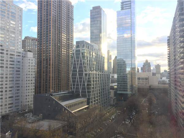 Renovated studio. West 70's.  Separate Kitchen. SS appliances. Near Central Park.  No Broker Fee