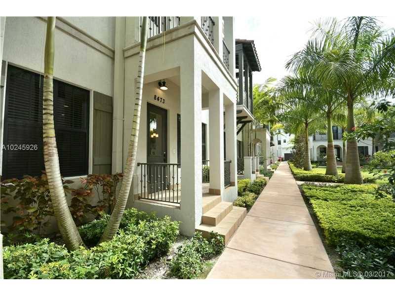 Spectacular Tri-level Town house with 4 bedrooms - Downtown Doral 4 BR Tri-level Miami