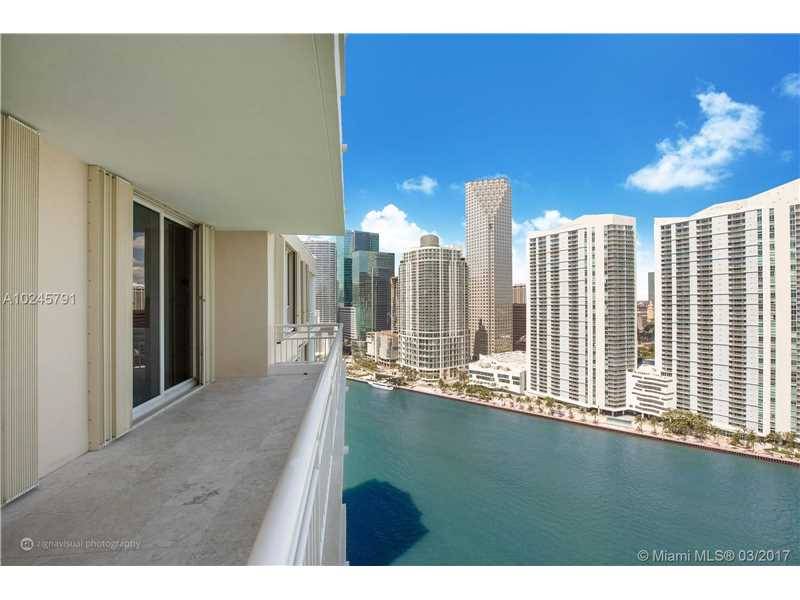 Stunning unobstructed panoramic Bay views from this 3bed/2