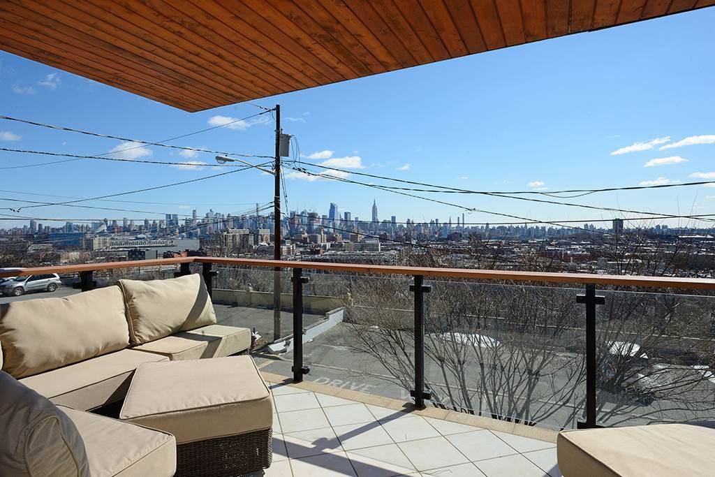 Incomparable NYC and Hudson River Views from this spectacular 1700s/f 3B/2B condo located on the Palisades cliff