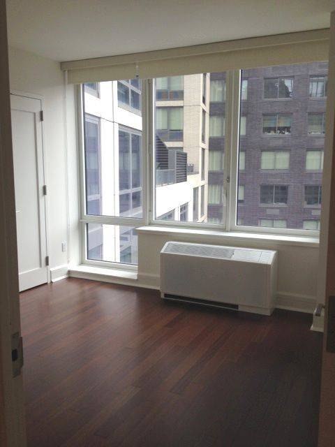 Fantastic Large 1Bed/1Bath With W/D & Unlimited Amenities In A Luxury Bldg *No Fee*