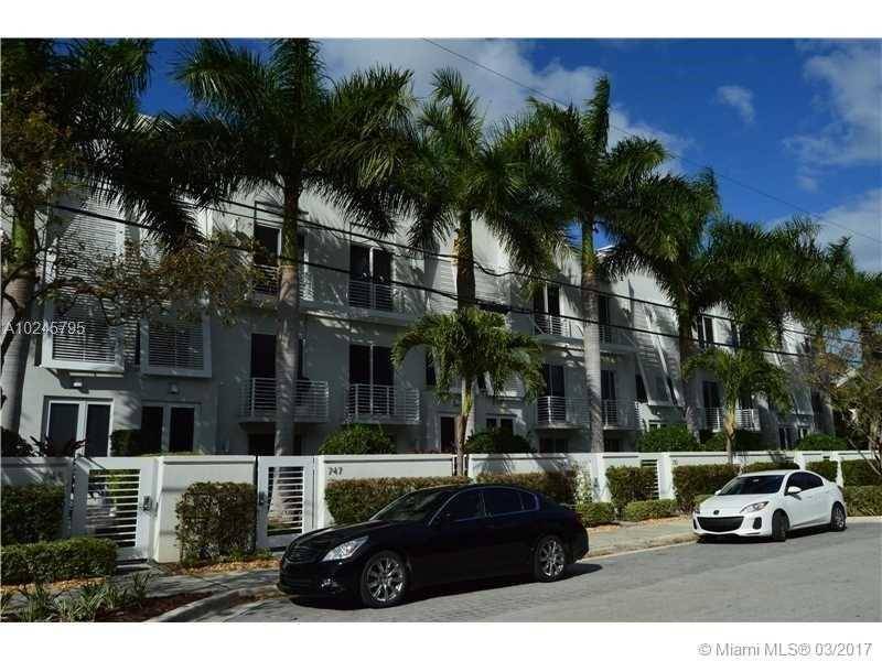 Gated East Ft Lauderdale Luxury Tri-Level 2 Bed+Den 3