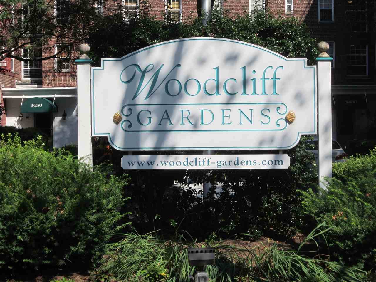 Large Updated Top Floor One Bedroom at Pet Friendly Woodcliff Gardens with Beautiful Views of Hudson River and NYC
