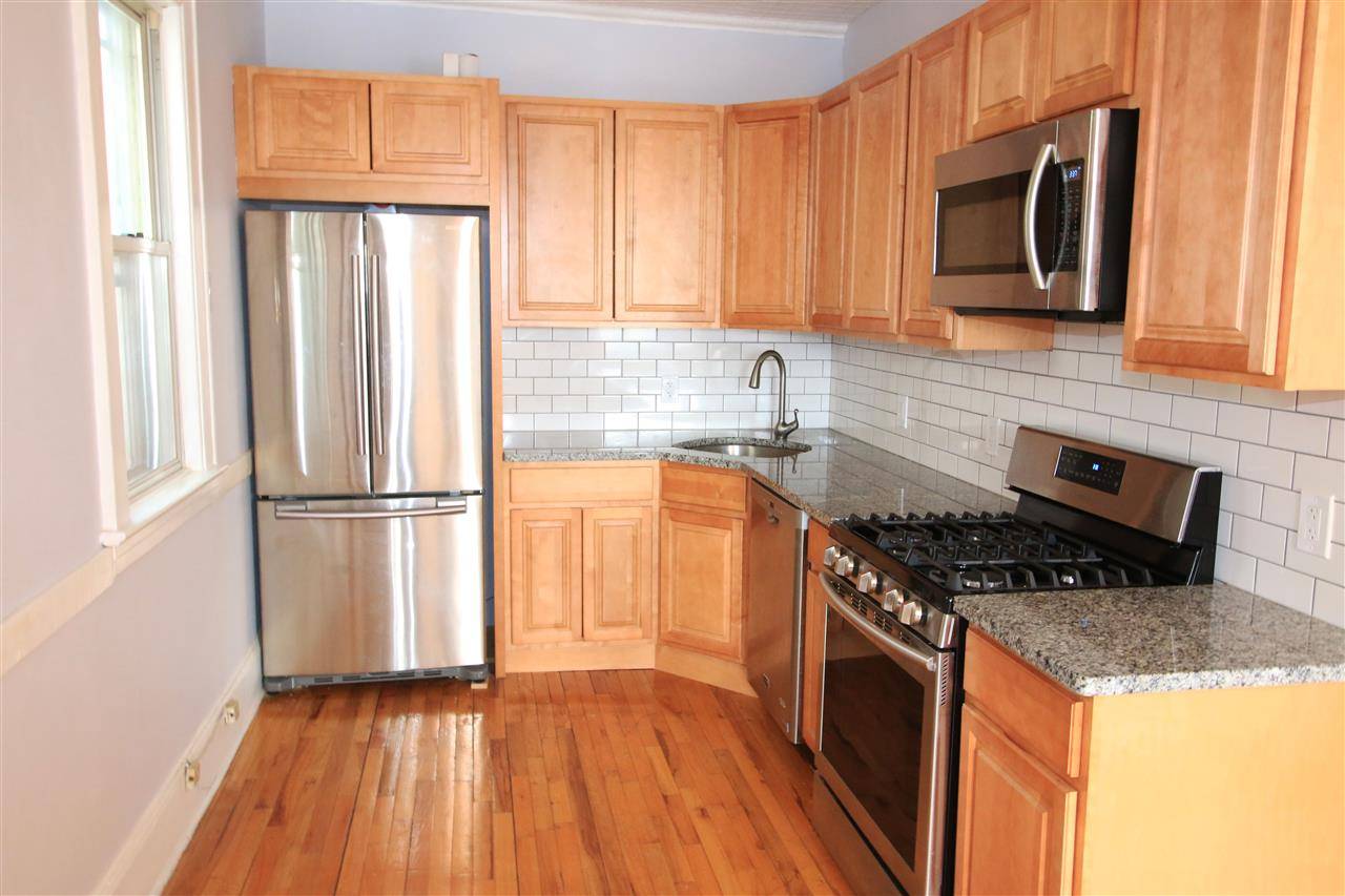 Gorgeous newly renovated 3bed/1bath apt on the  JC Heights/ Hoboken border
