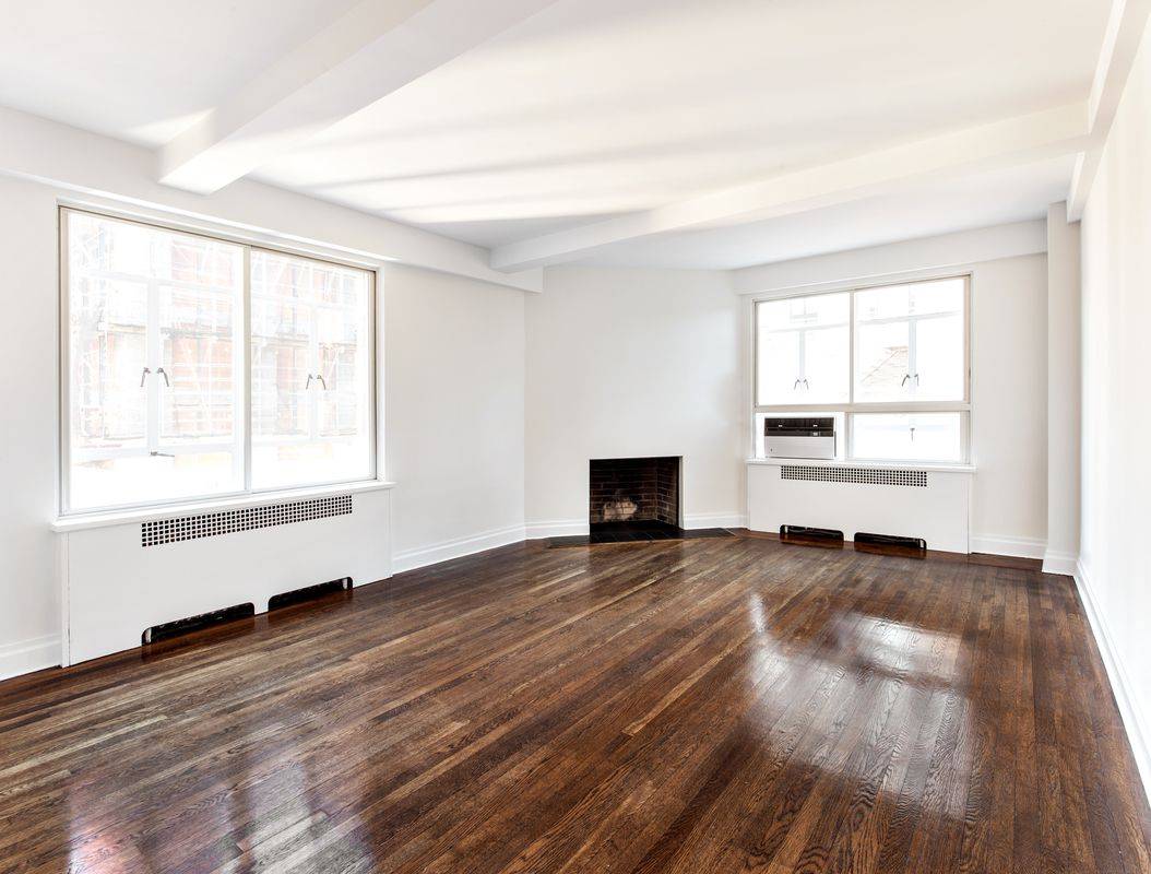 INCREDIBLE ALCOVE STUDIO IN THE HEART OF CENTRAL PARK WITH MARVELOUS VIEWS! ONE MONTH FREE!!!