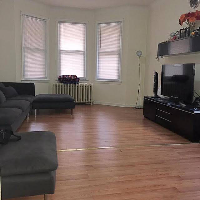 Spacious 3Bed/1Bath + Den apartment on quiet street in Jersey City Heights