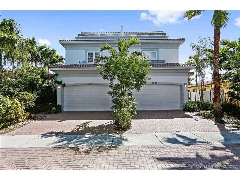 Fabulous Remodeled Modern Tri-Level Townhouse - POINSETTIA HEIGHTS 3 BR Condo Ft. Lauderdale Miami