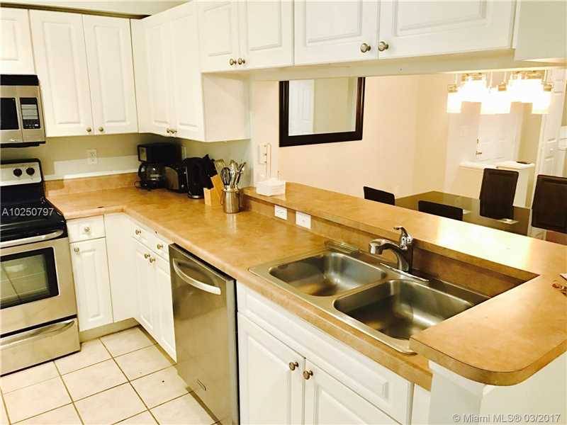 Beautiful 2 br 2 bath apartment in the heart of Sunny Isles