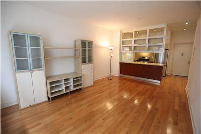 Best 1 Bedroom deal in Queens Plaza / Long Island City - 732sf - South Facing