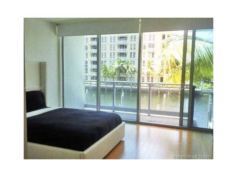 BEAUTIFUL SPACIOUS AND BRIGHT UNIT IN LUXURY SMART BUILDING