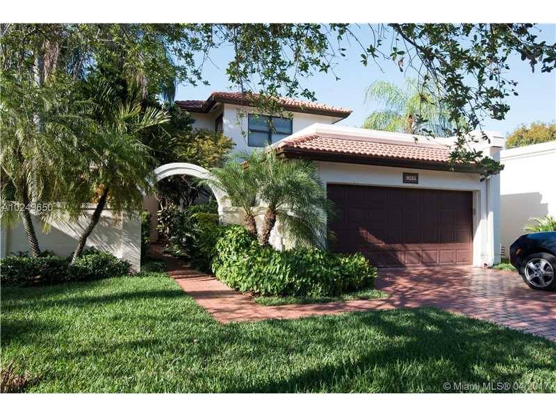 Rare 2 story townhouse in sought out community Doral Estates