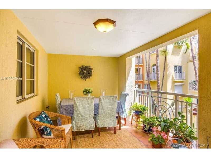 Sought after multi-level condo at The Courts- Miami Beach's south of fifth street oasis