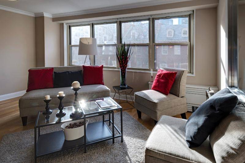 TriBeCa: Spacious 3 Bedroom with Washer/Dryer in Unit & Private Balcony